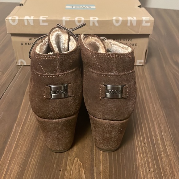 TOMS Brown Suede Wedges Size 7.5 - Picture 4 of 5